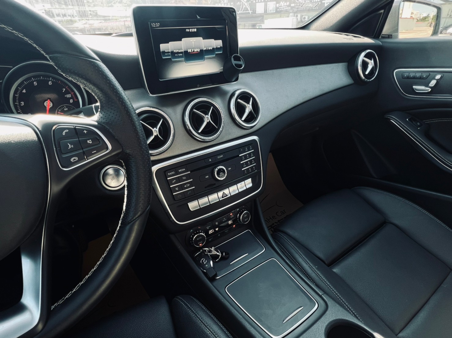 🔥2017 BENZ CLA CLA200 靈巧操控/跑車座椅/白金王座🔥152【阿龍中古車 0968-691-205】  第3張相片
