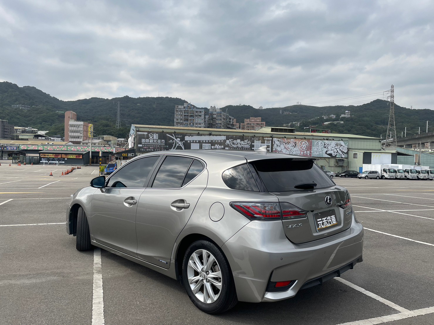 🔥2017式 LEXUS CT CT200h 菁英Plus版 油電/升級安卓機🔥171【阿龍中古車 0968-691-205】  第6張相片