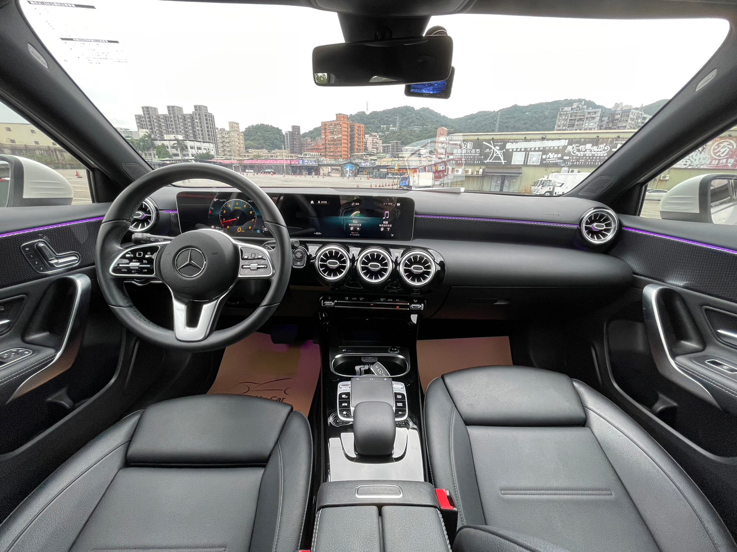 🔥2020式 BENZ A200 五門小鋼砲/雙賽車椅/僅跑2萬🔥166【阿龍中古車 0968-691-205】  第2張相片
