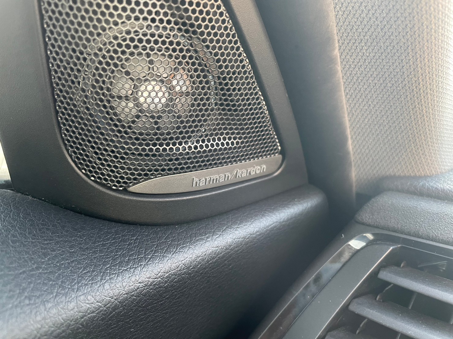 🔥2014 BMW 316i 熱血性能轎跑/HK音響/黑化水箱護罩🔥120【阿龍中古車 0968-691-205】  第6張相片