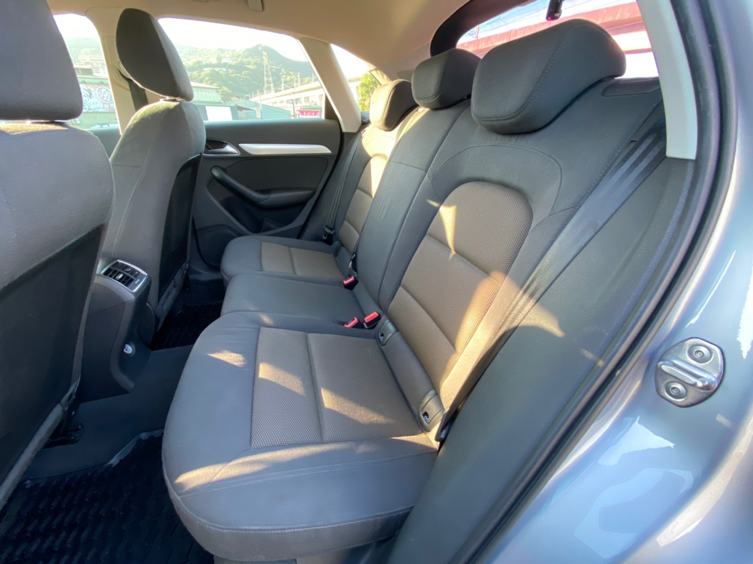 🔥2014 AUDI Q3 30TFSI 過年出遊首選小休旅/僅跑9萬🔥214【阿龍中古車 0968-691-205】  第2張相片