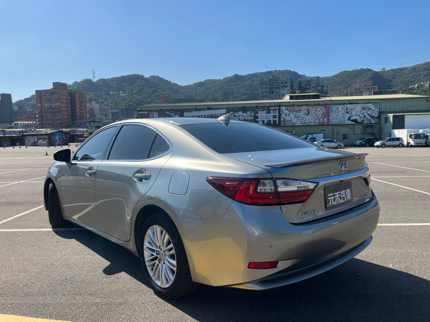 🔥2017式 LEXUS ES ES200 豪華版/ACC跟車/雙電動椅🔥135【阿龍中古車 0968-691-205】  第6張相片