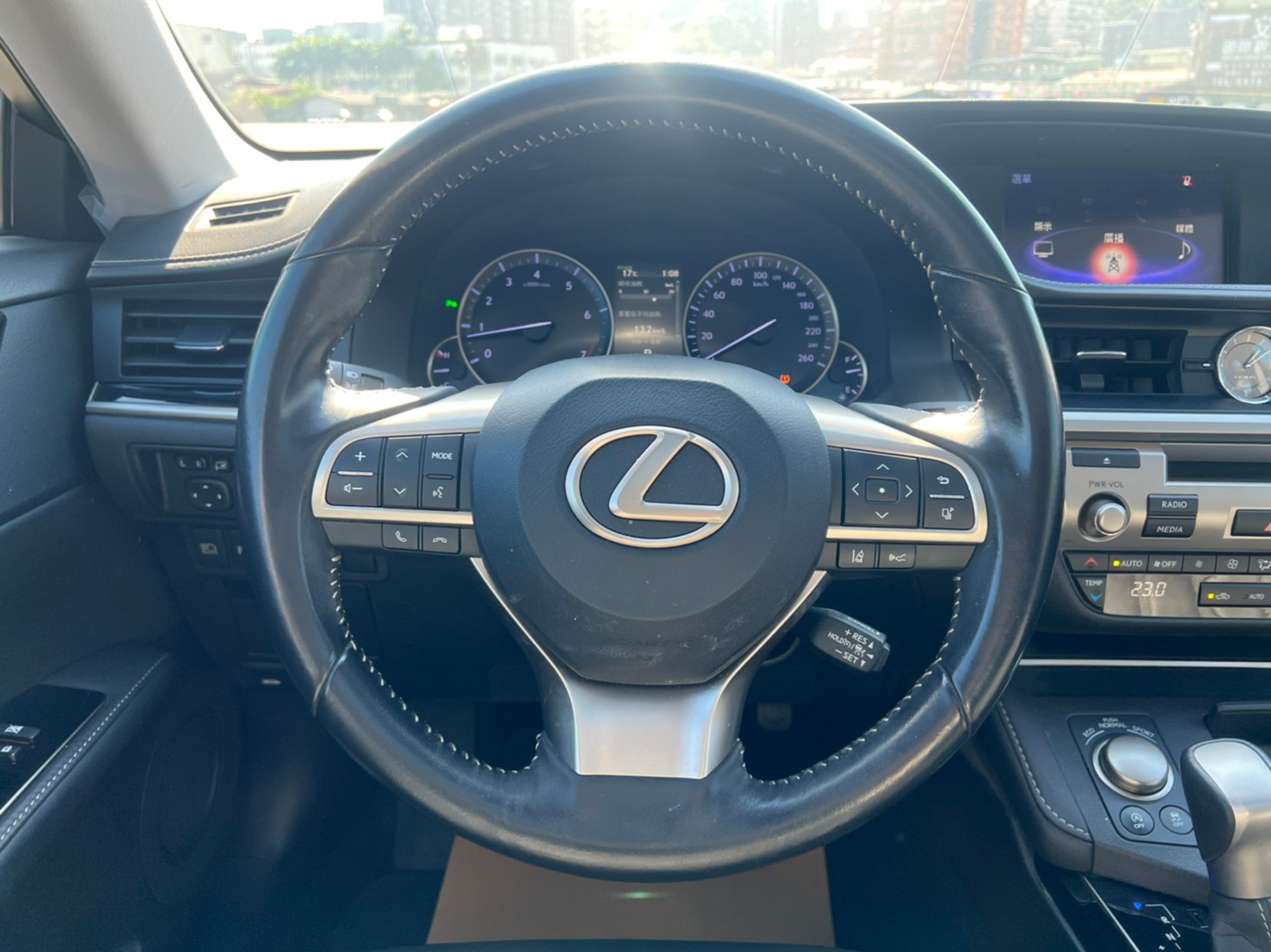 🔥2017式 LEXUS ES ES200 豪華版/ACC跟車/雙電動椅🔥135【阿龍中古車 0968-691-205】  第9張相片