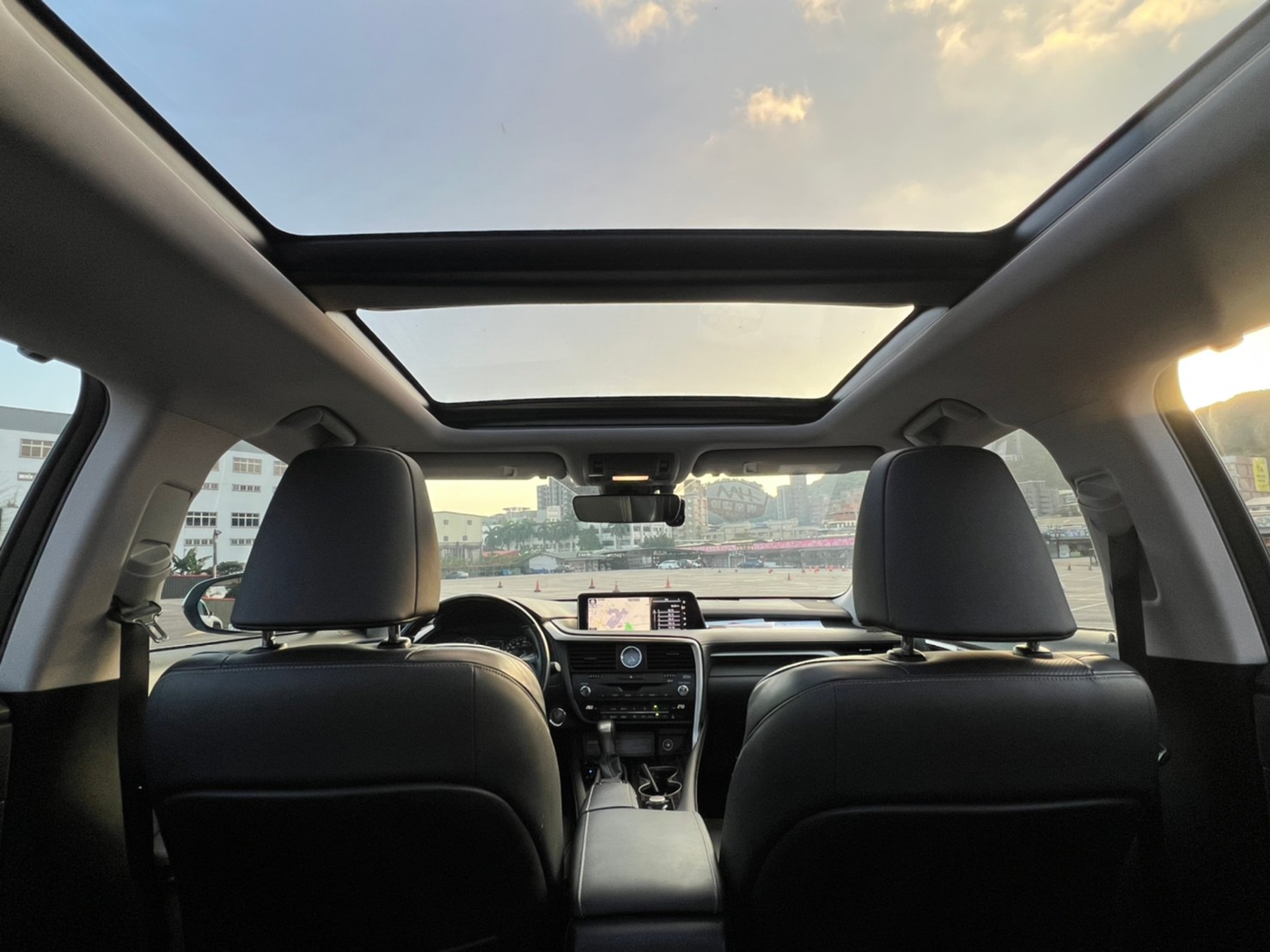 🔥2016 LEXUS RX RX200t 全景跟車旗艦版 /HUD抬顯/無線充🔥80【阿龍中古車 0968-691-205】  第2張相片
