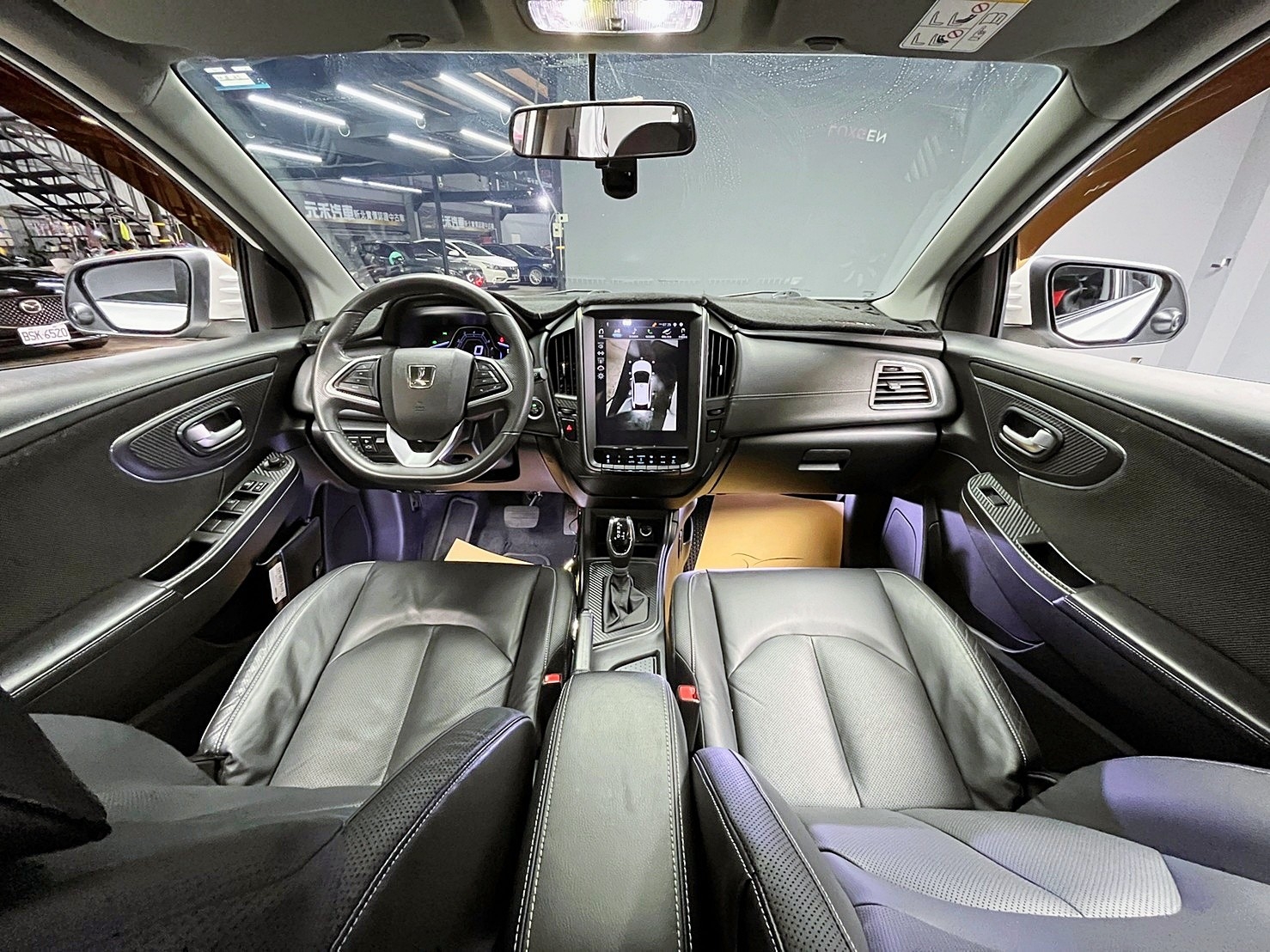 🔥2018 LUXGEN U5 AR環景版/抬顯/閥門排氣管/前後大包🔥35【阿龍中古車 0968-691-205】  第3張相片