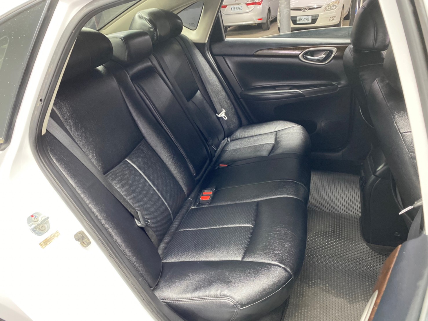 🔥2017式 MISSAN 仙草 Sentra 豪華版/省油大空間/升級抬顯🔥61【阿龍中古車 0968-691-205】  第2張相片