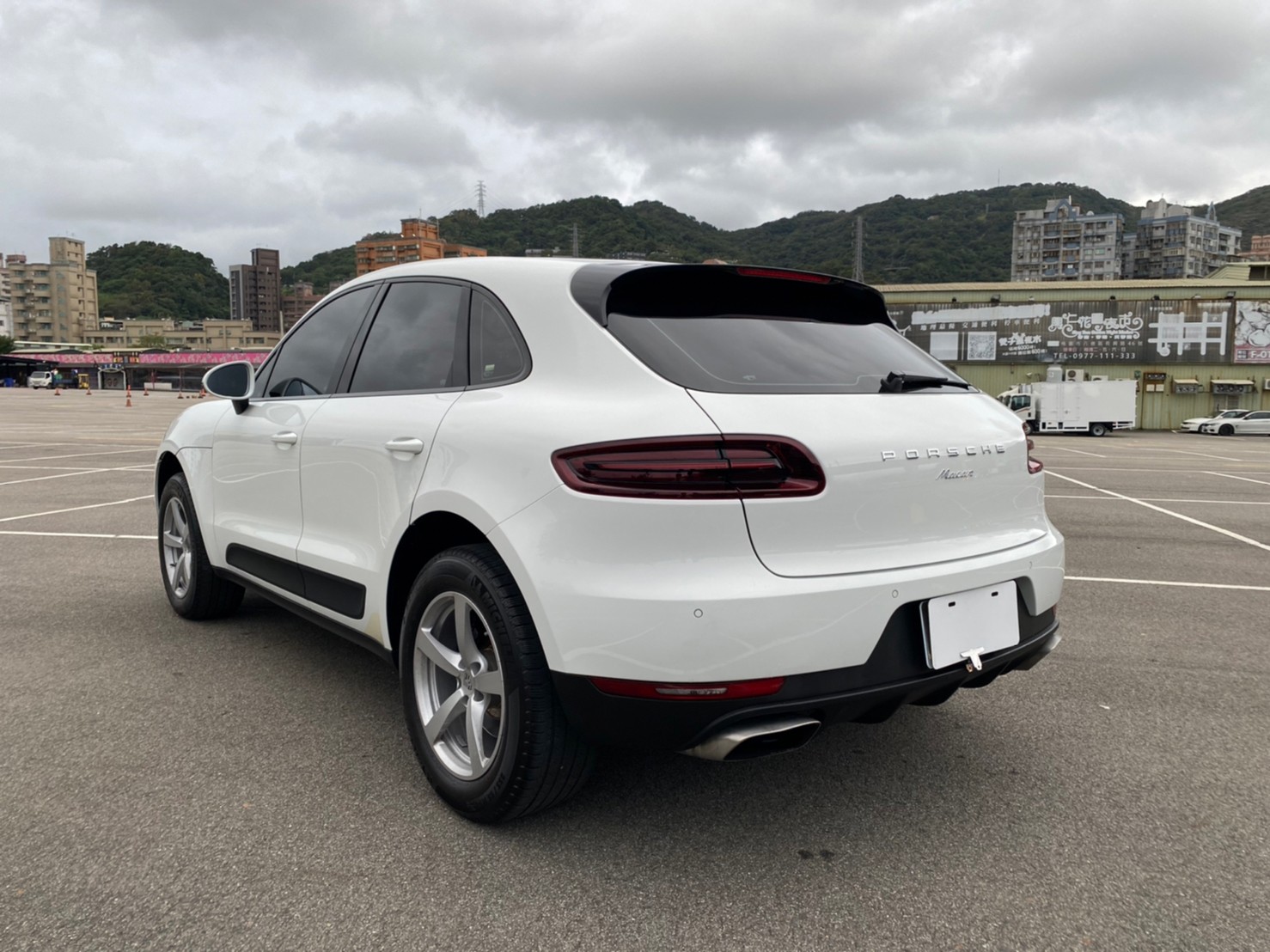 🔥2016 PORSCHE 保時捷 馬肯 Macan 小改後螢幕/電尾門🔥100【阿龍中古車 0968-691-205】  第2張相片
