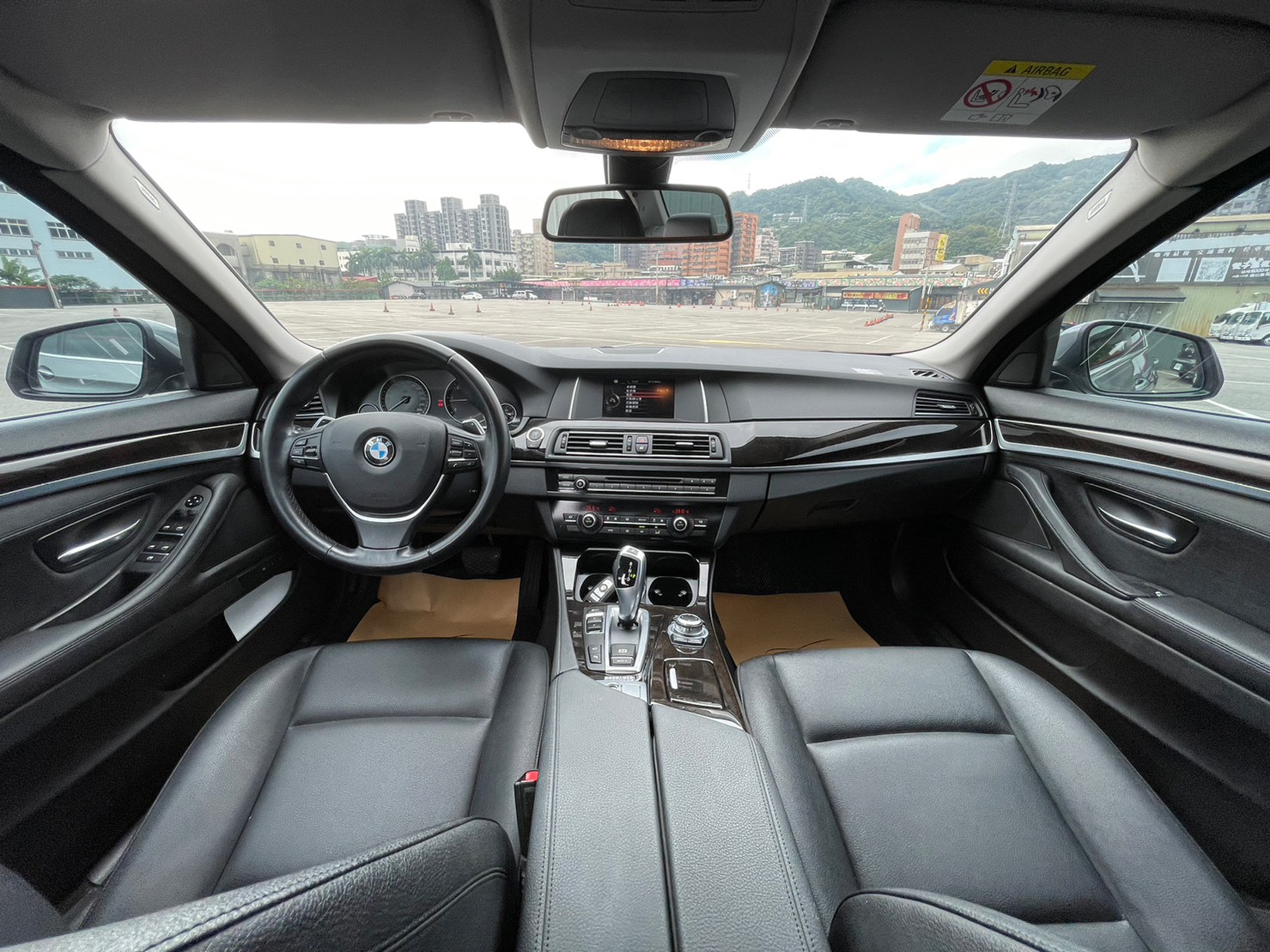 🔥2015 F10 BMW 520d 環景/電尾門/僅跑六萬🔥185【阿龍中古車 0968-691-205】  第2張相片