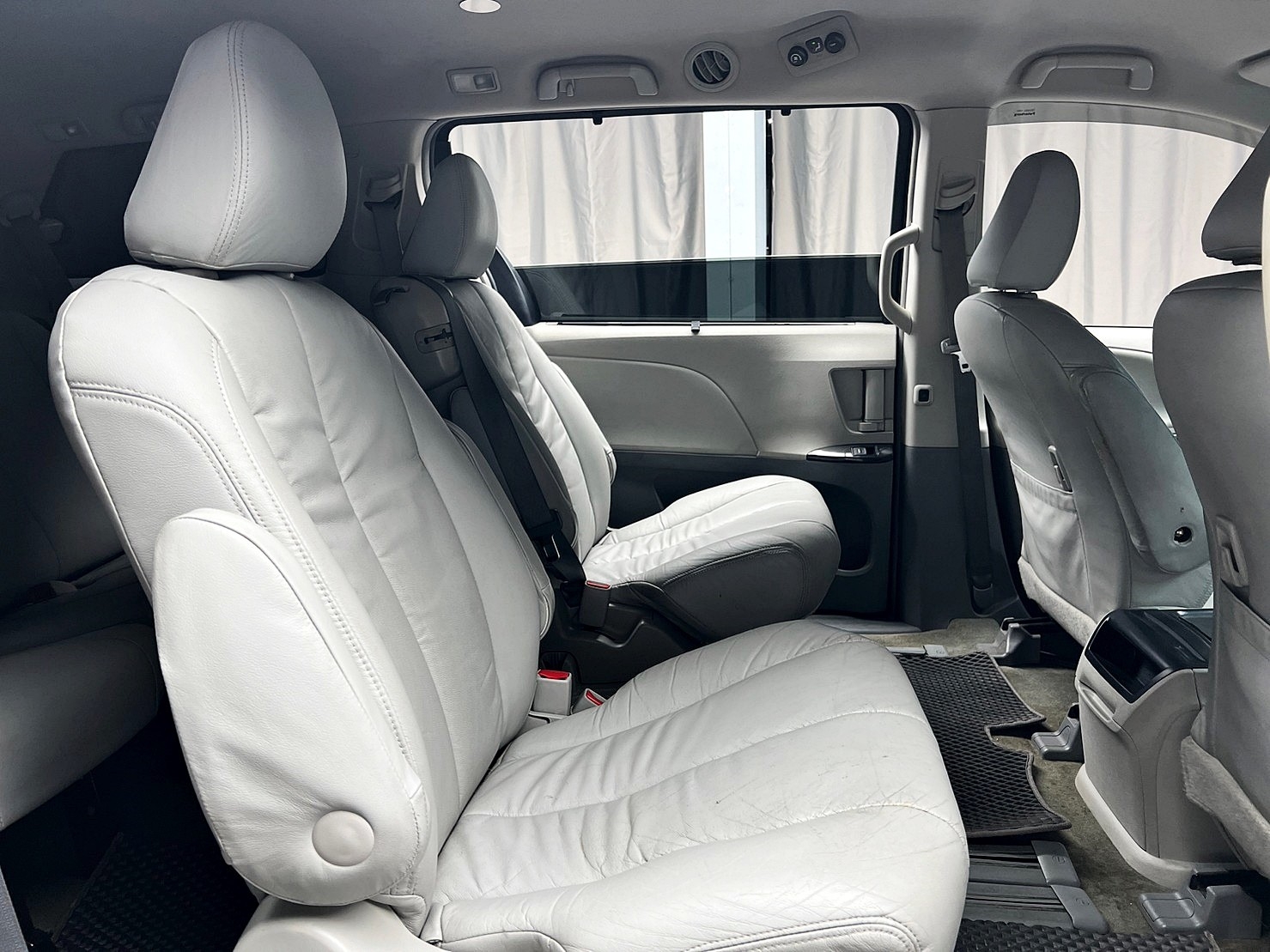 🔥2012 TOYOTA Sienna 3.5 LE 八人座 /雙電滑門/環景 蒙娜麗莎套件🔥113【阿龍中古車 0968-691-205】  第2張相片