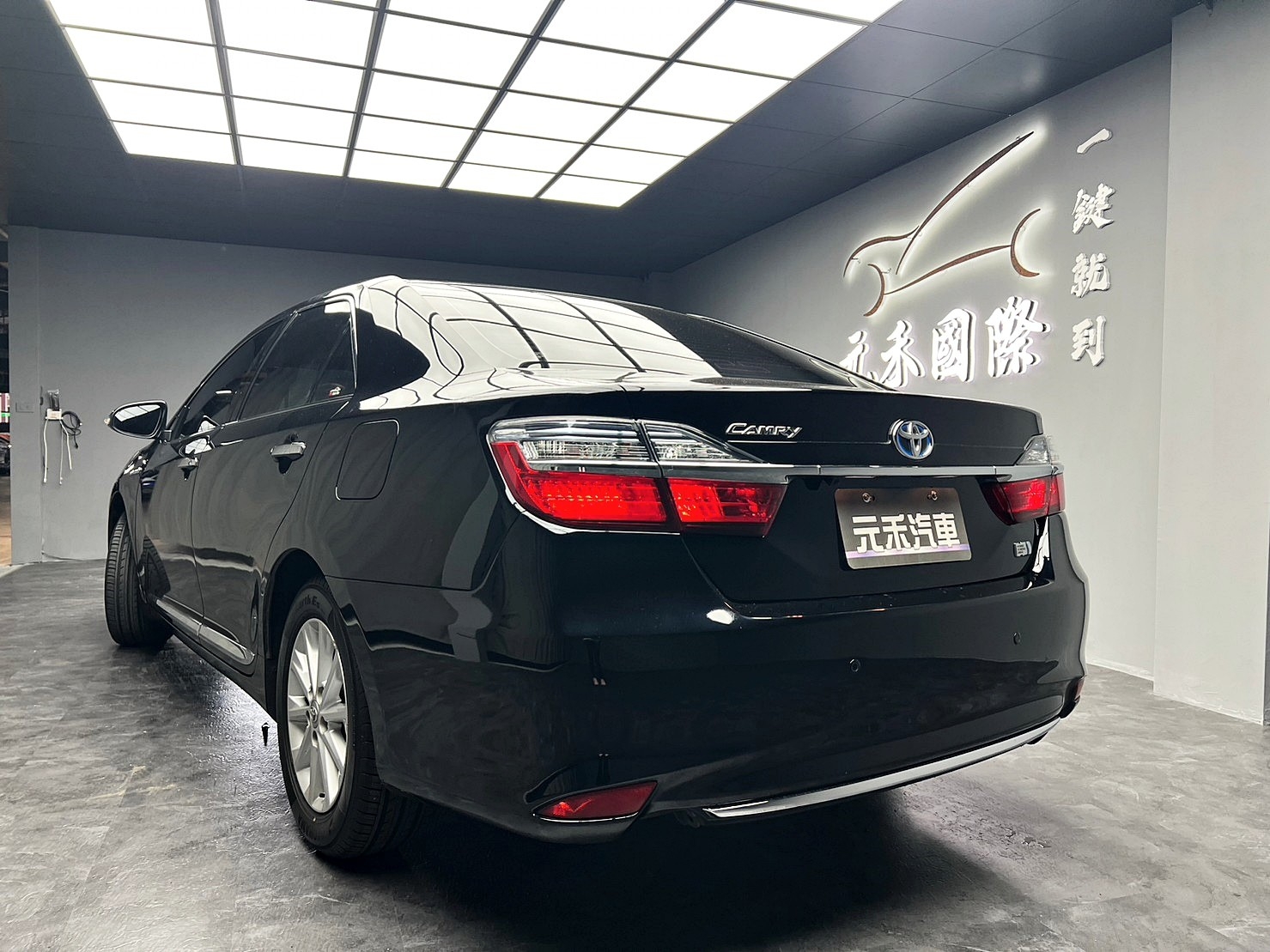 🔥2016 TOYOTA 冠美麗 Camry Hybrid 油電經典版/跑少/超高CP值🔥78【阿龍中古車 0968-691-205】  第2張相片