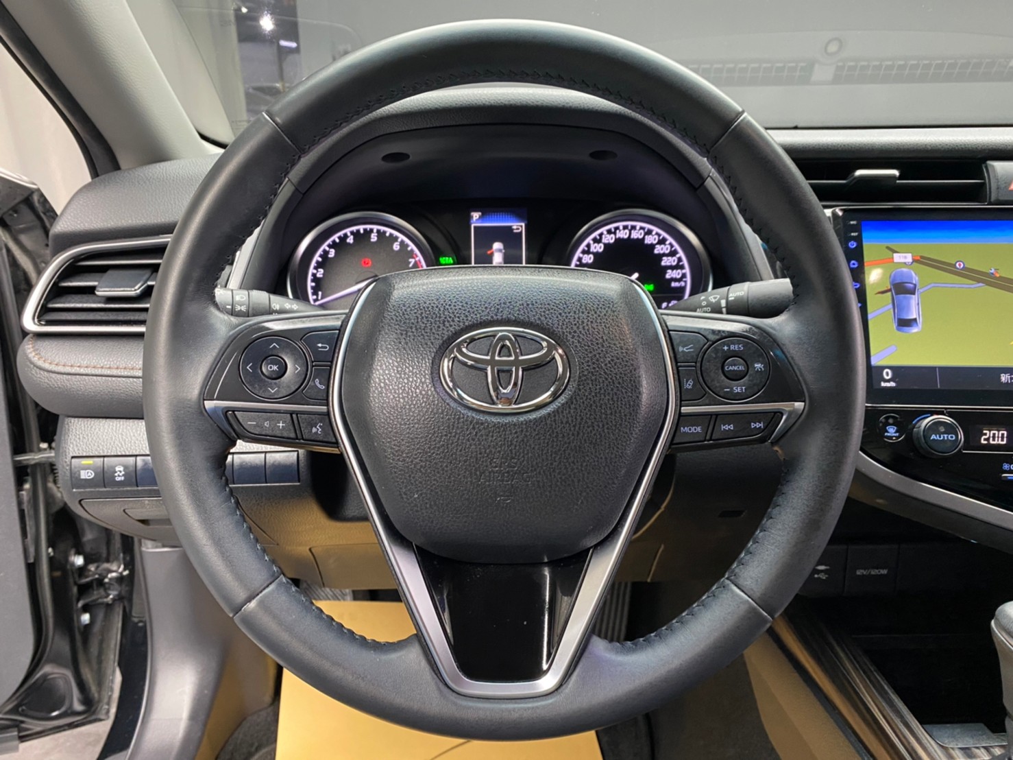 🔥2019 TOYOTA 新款 Camry ACC主動跟車/僅跑2萬水車🔥【112阿龍中古車 0968-691-205】  第4張相片