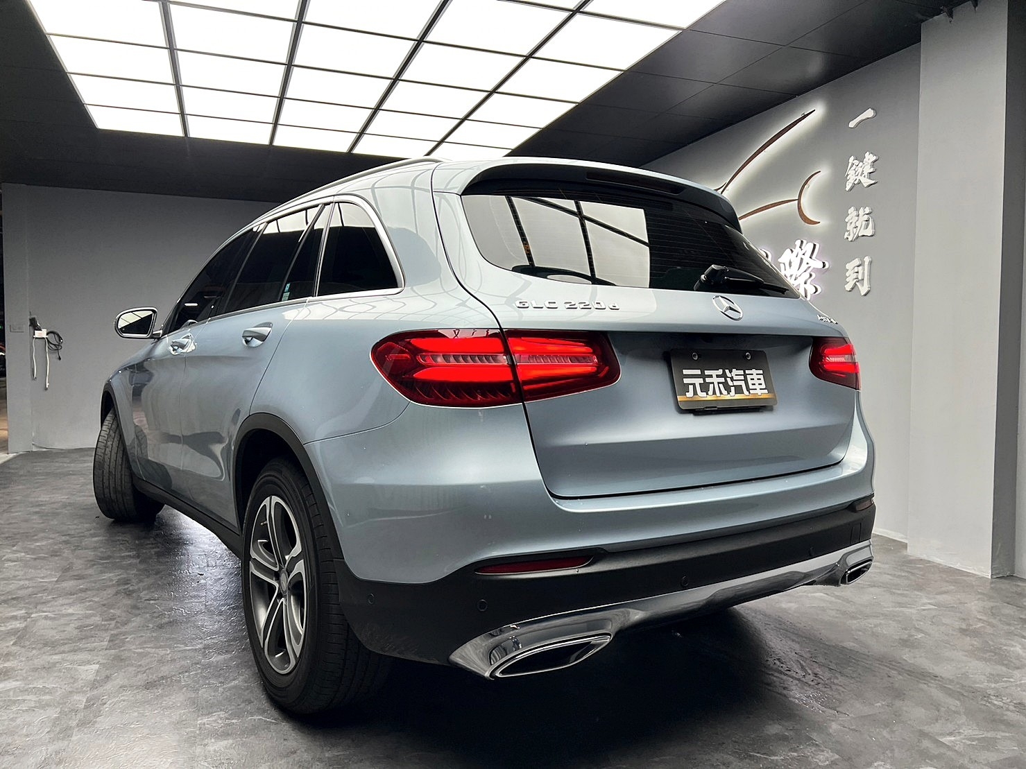🔥2016 X253 BENZ GLC GLC220d 4MATIC 電尾門/雙電動椅🔥110【阿龍中古車 0968-691-205】  第3張相片