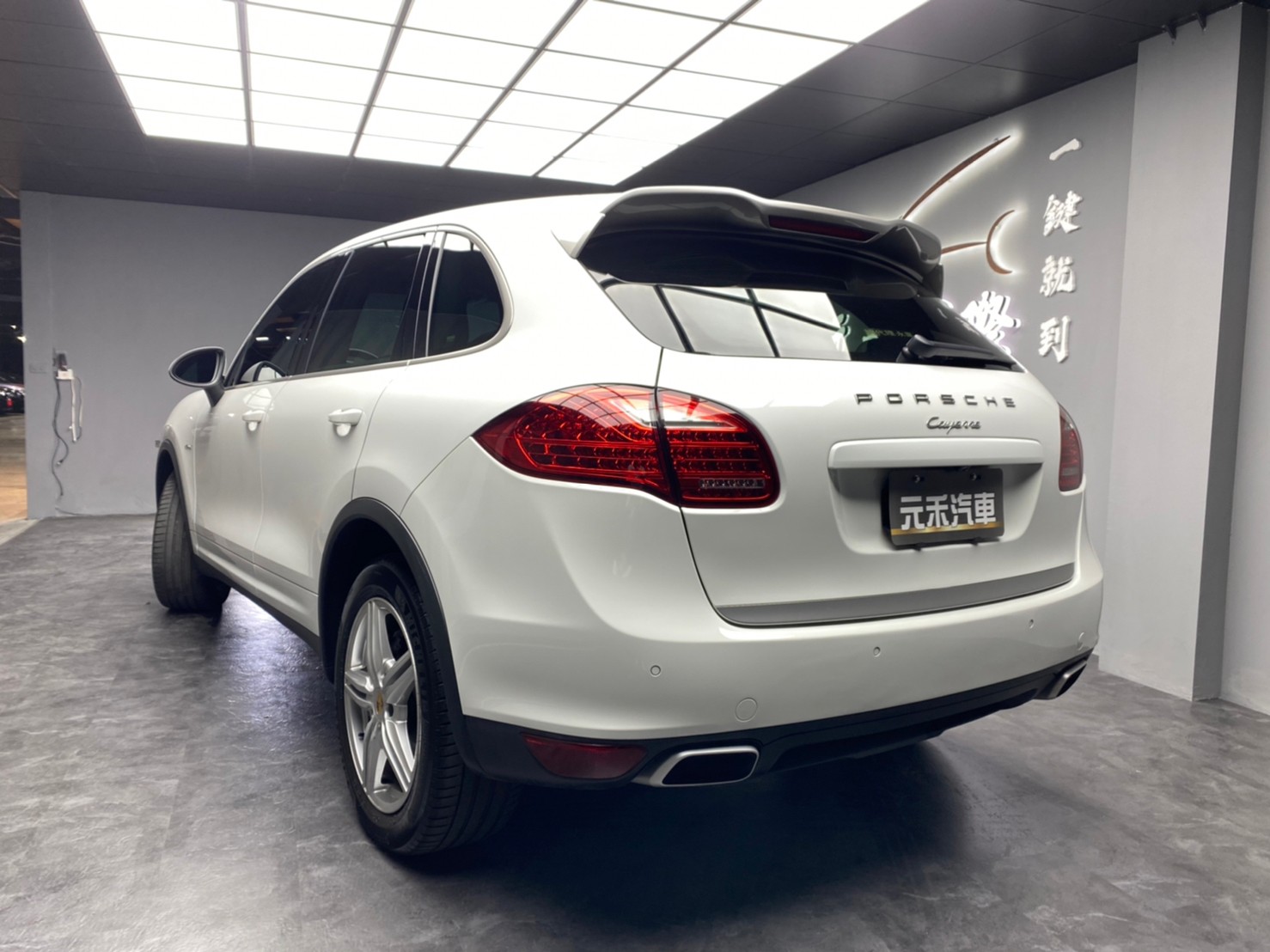 🔥2014  Cayenne Diesel 柴油凱燕 稀有白金版 全景天窗四驅🔥(195)【阿龍中古車 0968-691-205】  第2張相片