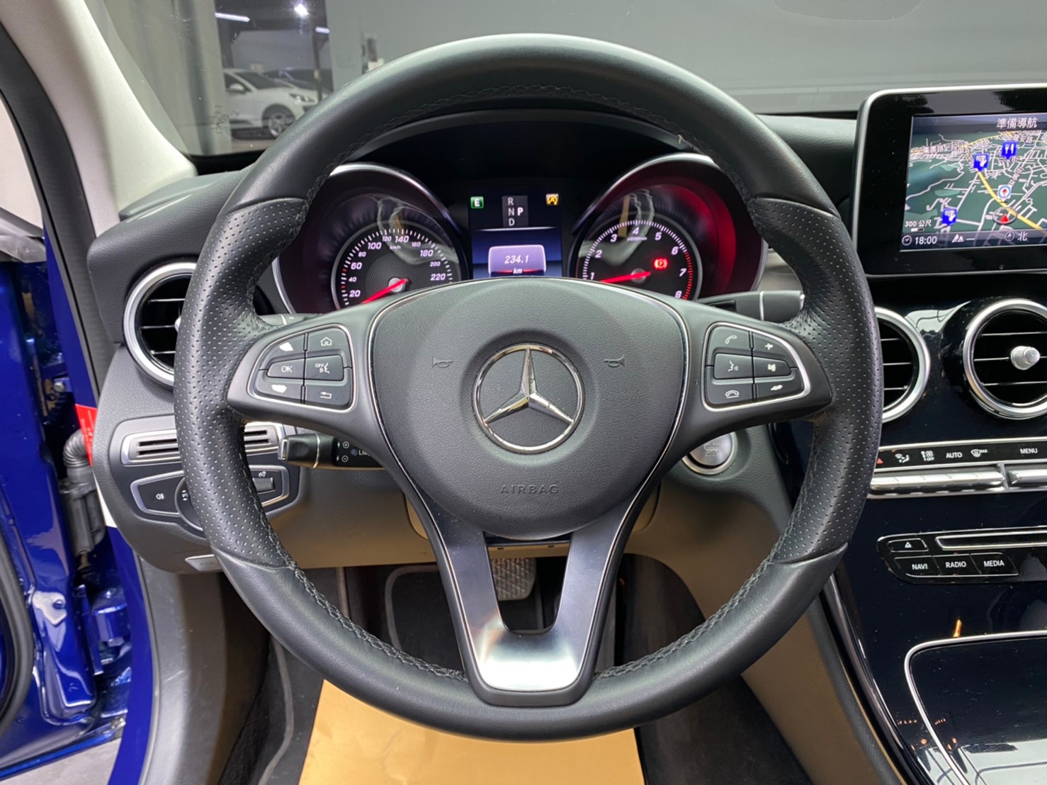 🔥2017 W205 BENZ C200 Avantgarde 優雅高端上檔次🔥(220)【阿龍中古車 0968-691-205】  第5張相片