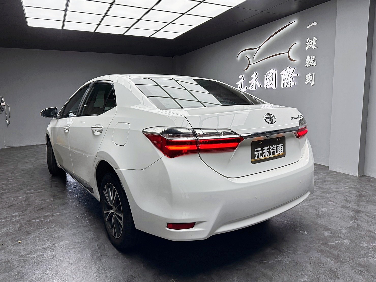 🔥2017 TOYOTA Corolla Altis 經典版 升級安卓機 便宜實惠 元宵節 放天燈就開這台🔥(064)【阿龍中古車 0968-691-205】  第2張相片