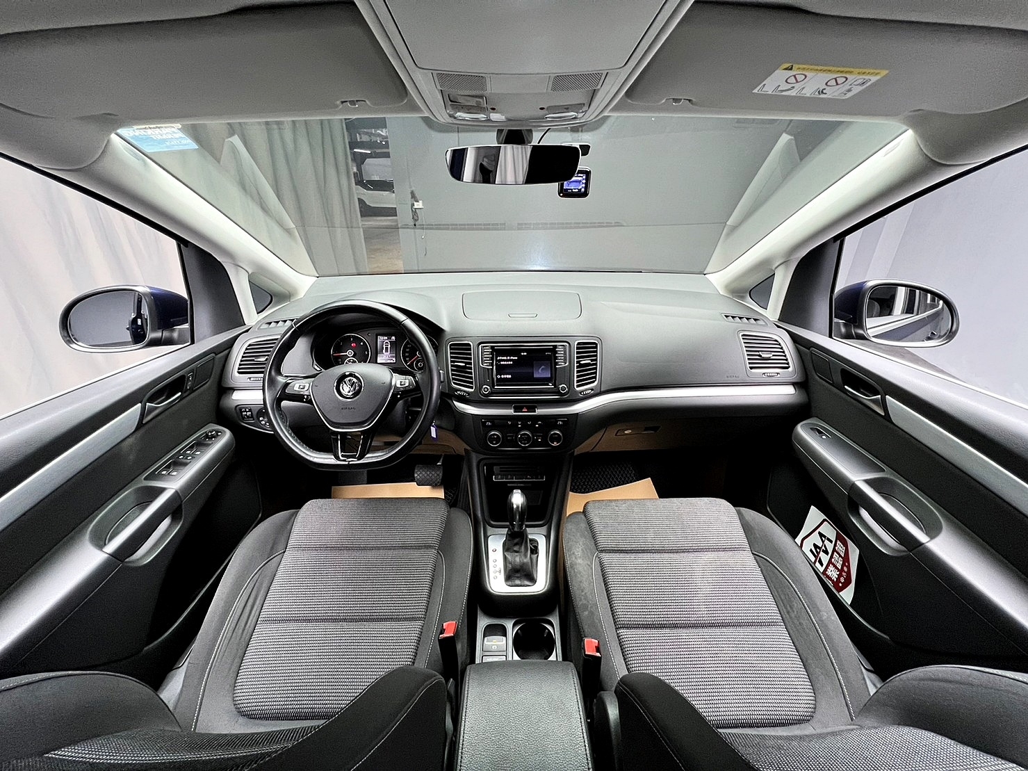 🔥2017 VW Sharan 330 TDI BMT Trendline 2.0d 柴油七座/小改尾燈/CarPlay🔥(023)【阿龍中古車 0968-691-205】  第4張相片
