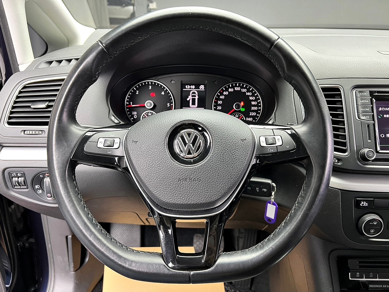 🔥2017 VW Sharan 330 TDI BMT Trendline 2.0d 柴油七座/小改尾燈/CarPlay🔥(023)【阿龍中古車 0968-691-205】  第6張相片