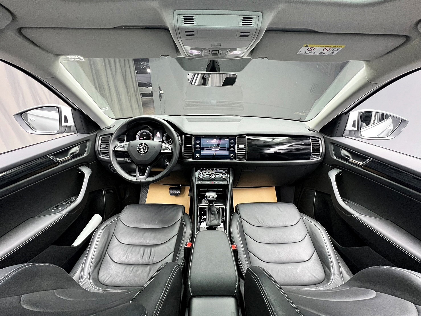 🔥2020式 SKODA kodiaq 4x4尊榮版 四驅 七座 新車保固🔥(182)【阿龍中古車 0968-691-205】  第6張相片
