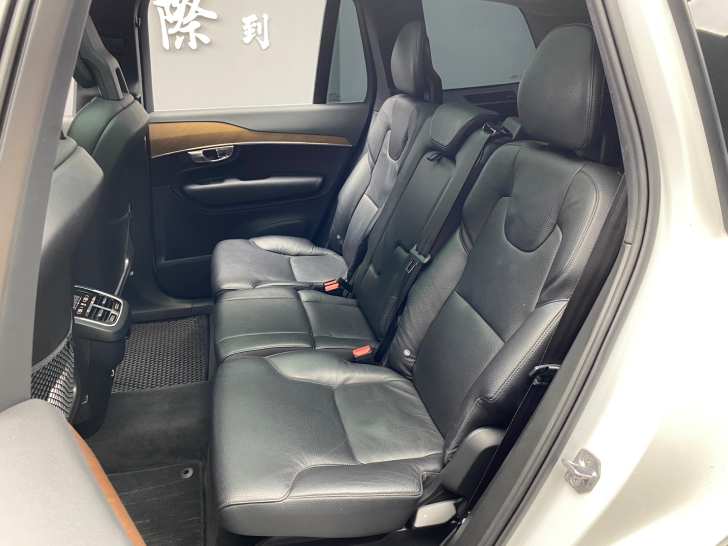 🔥2016式 VOLVO XC90 D5 Inscription柴油頂級七人座🔥(166)【阿龍中古車 0968-691-205】  第4張相片