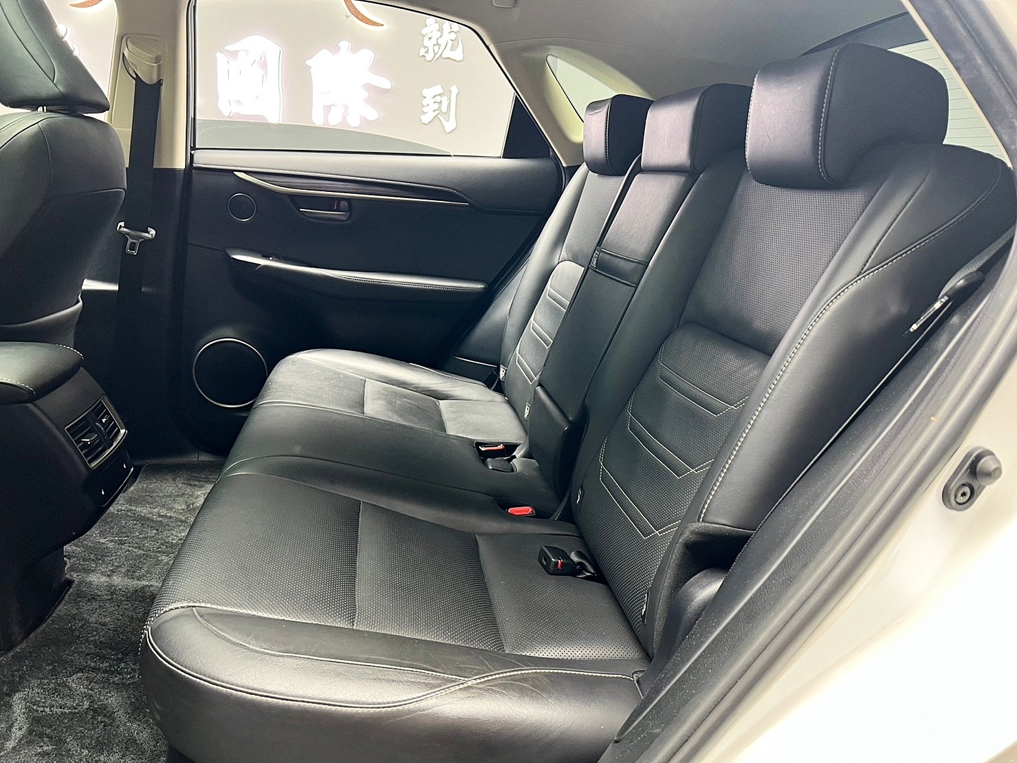 🔥2018 NX300h 頂級版 超保值油電/有跟車/電冷熱椅🔥(144)【阿龍中古車 0968-691-205】  第2張相片