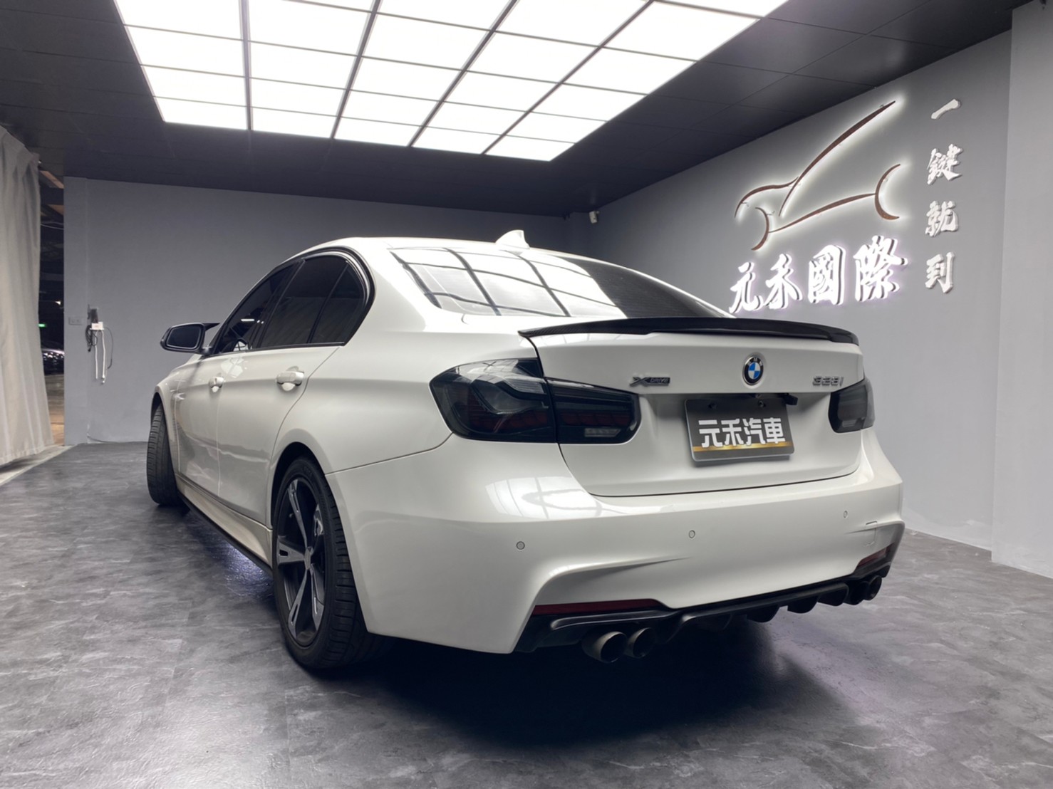 🔥2013 F30 BMW 328i 升級AC五爪鋁圈/MP空力套件/原廠重低音/碳纖維壓尾/龍鱗尾燈 🔥(037)【阿龍中古車 0968-691-205】  第9張相片
