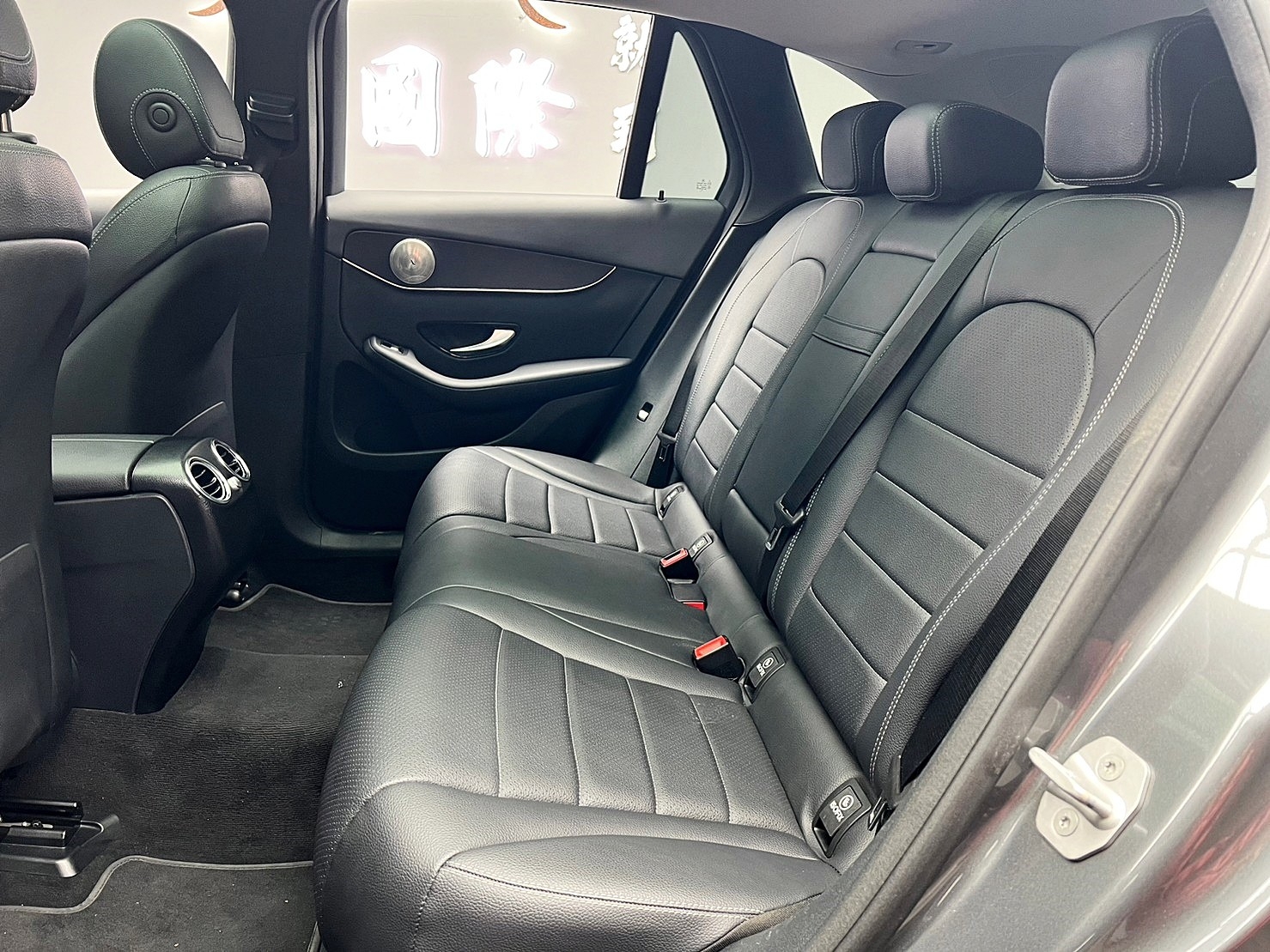 🔥2016 X253 BENZ GLC GLC300 全景天窗/電尾門/盲點🔥(220)【阿龍中古車 0968-691-205】  第2張相片