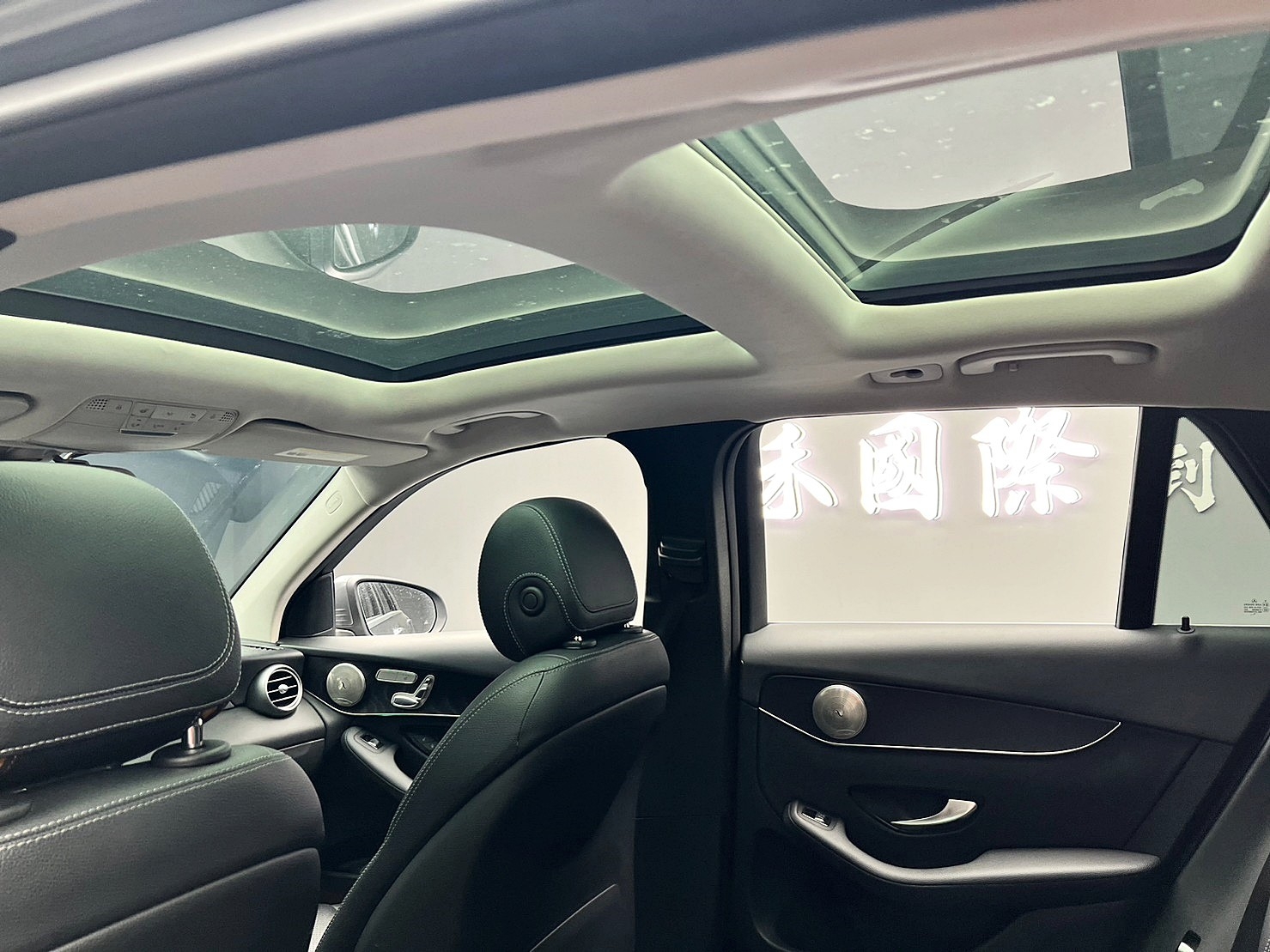 🔥2016 X253 BENZ GLC GLC300 全景天窗/電尾門/盲點🔥(220)【阿龍中古車 0968-691-205】  第3張相片