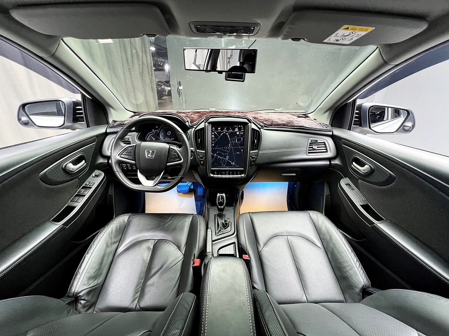 🔥2018 LUXGEN 納智捷 U5 AR環景版 黑白雙色/極低里程🔥(115)【阿龍中古車 0968-691-205】  第3張相片