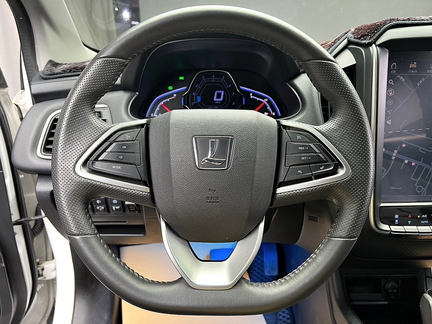 🔥2018 LUXGEN 納智捷 U5 AR環景版 黑白雙色/極低里程🔥(115)【阿龍中古車 0968-691-205】  第5張相片