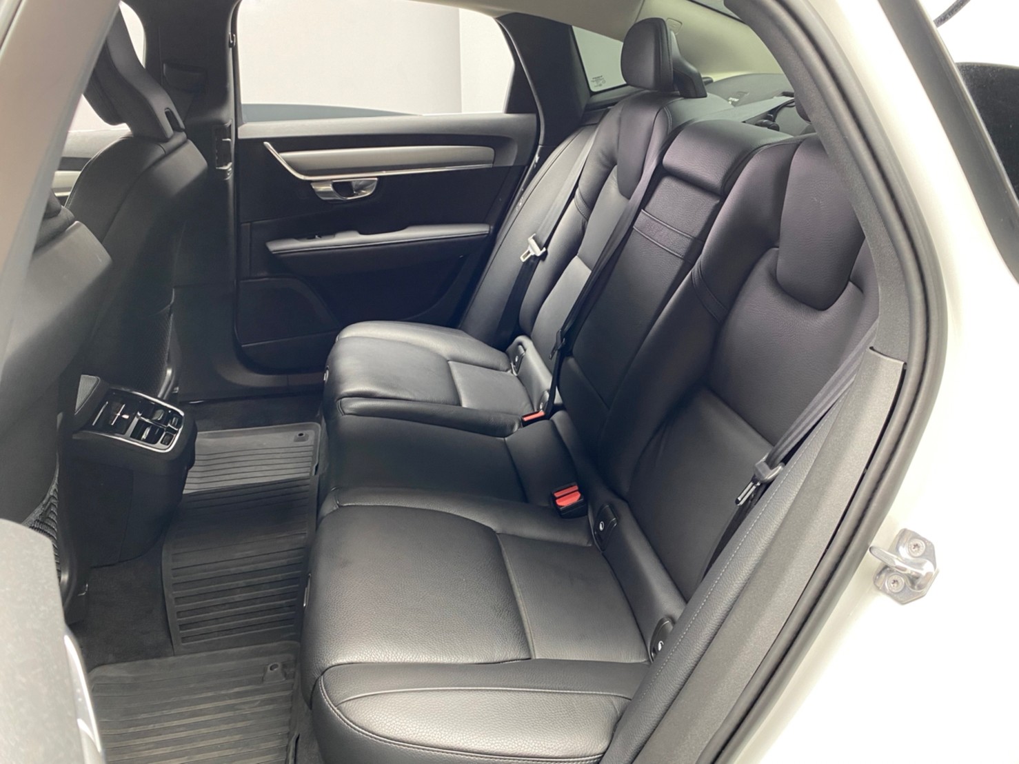 🔥2019最新款 S90 T4 Momentum 跟車/電尾門🔥(221)【阿龍中古車 0968-691-205】  第3張相片