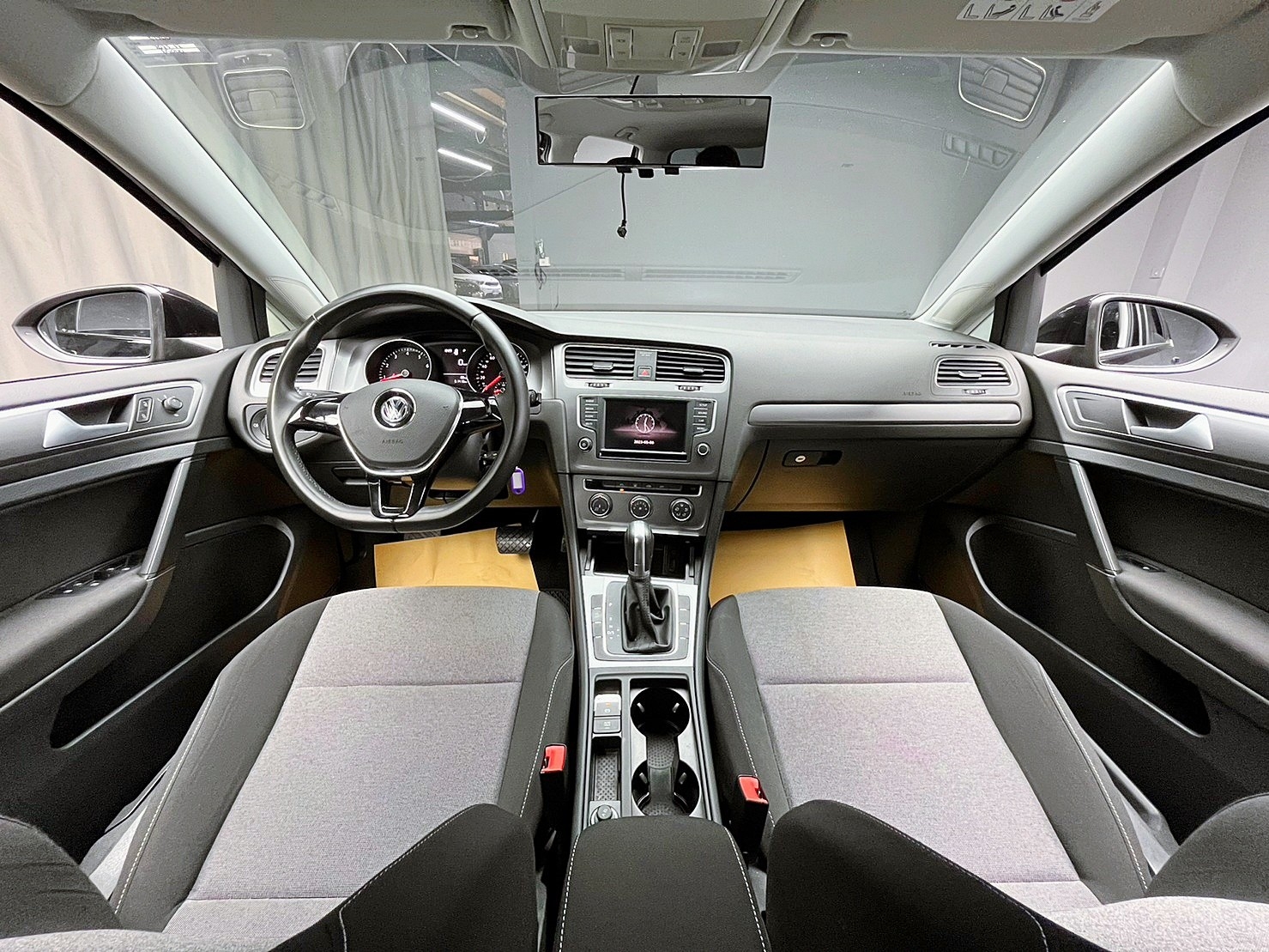 🔥2016式 Golf Trend Line 跑少省油稅/都會掀背🔥(116)【阿龍中古車 0968-691-205】  第3張相片