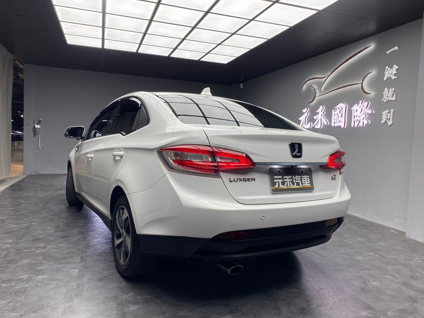 🔥2017式 Luxgen S3 撼動版旗艦型 免鑰/天窗/環景🔥(103)【阿龍中古車 0968-691-205】  第2張相片