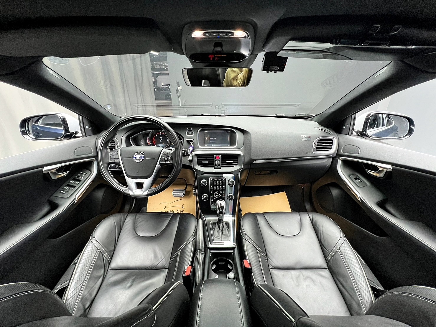 🔥2015 VOLVO V40 D4 R-design 柴油 ACC跟車/盲點/超帥R版外觀套件🔥(180)【阿龍中古車 0968-691-205】  第4張相片