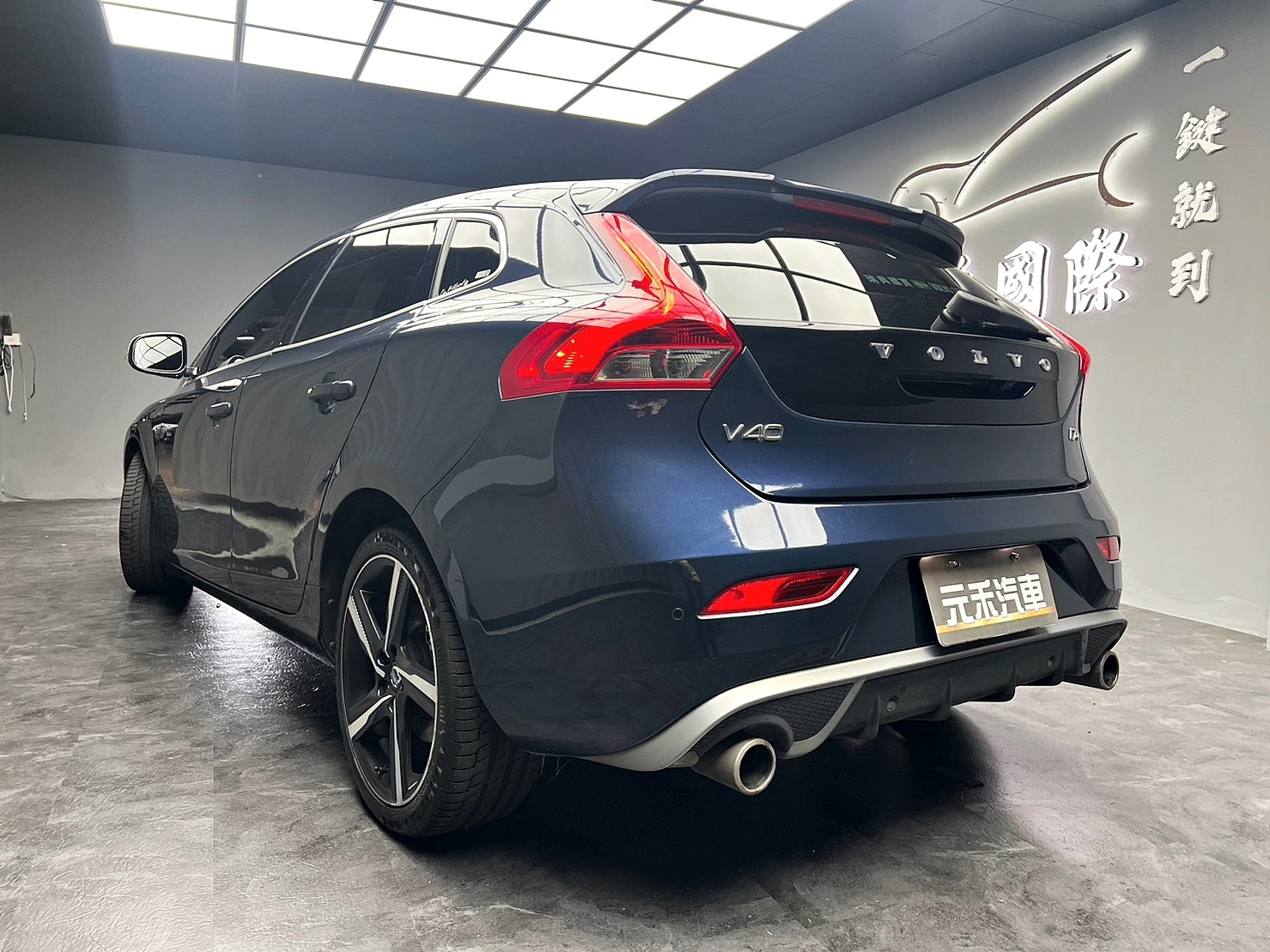 🔥2015 VOLVO V40 D4 R-design 柴油 ACC跟車/盲點/超帥R版外觀套件🔥(180)【阿龍中古車 0968-691-205】  第5張相片