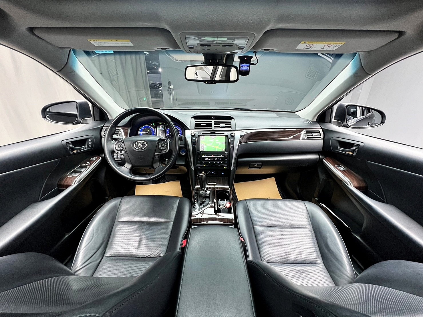 🔥2015 TOYOTA 冠美麗 Camry 油電 旗艦版 /ACC跟車/無線充🔥(223)【阿龍中古車 0968-691-205】  第3張相片