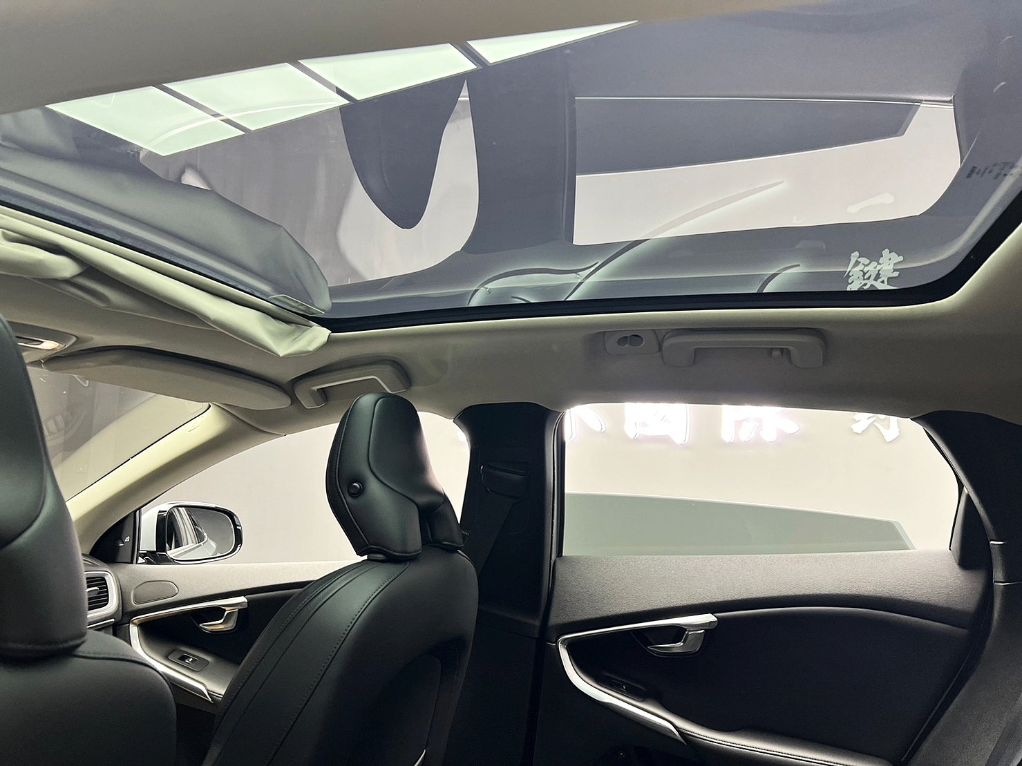 🔥2014式 VOLVO V40 T4 跟車旗艦版 升級胎壓顯示/ 掀背 🔥(124)【阿龍中古車 0968-691-205】  第3張相片