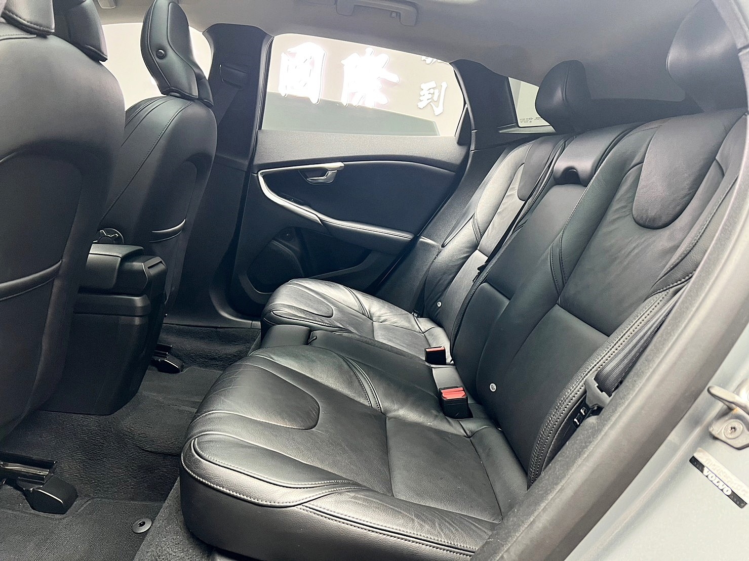 🔥2014式 VOLVO V40 T4 跟車旗艦版 升級胎壓顯示/ 掀背 🔥(124)【阿龍中古車 0968-691-205】  第6張相片