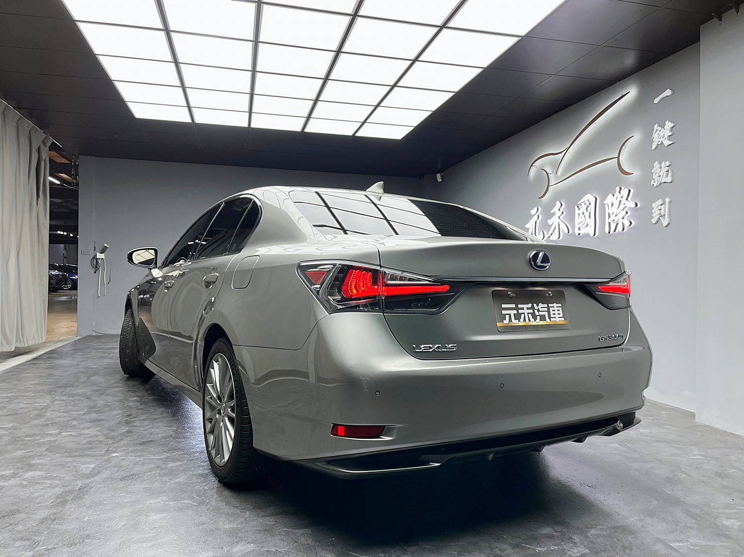 🔥2016 LEXUS GS GS300h 跟車 頂級版 /冷熱通風椅/後座面板🔥(112) 【阿龍中古車 0968-691-205】  第9張相片