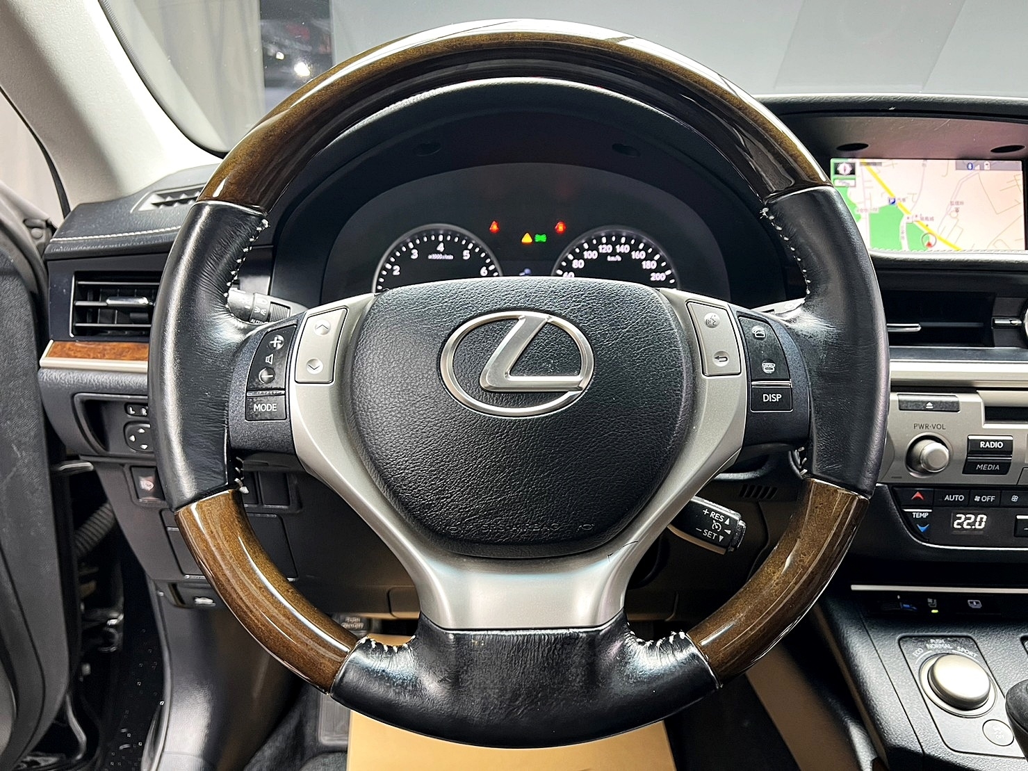 🔥2015 LEXUS 第六代改款 ES350 旗艦版/電動通風椅🔥(218)【阿龍中古車 0968-691-205】  第5張相片