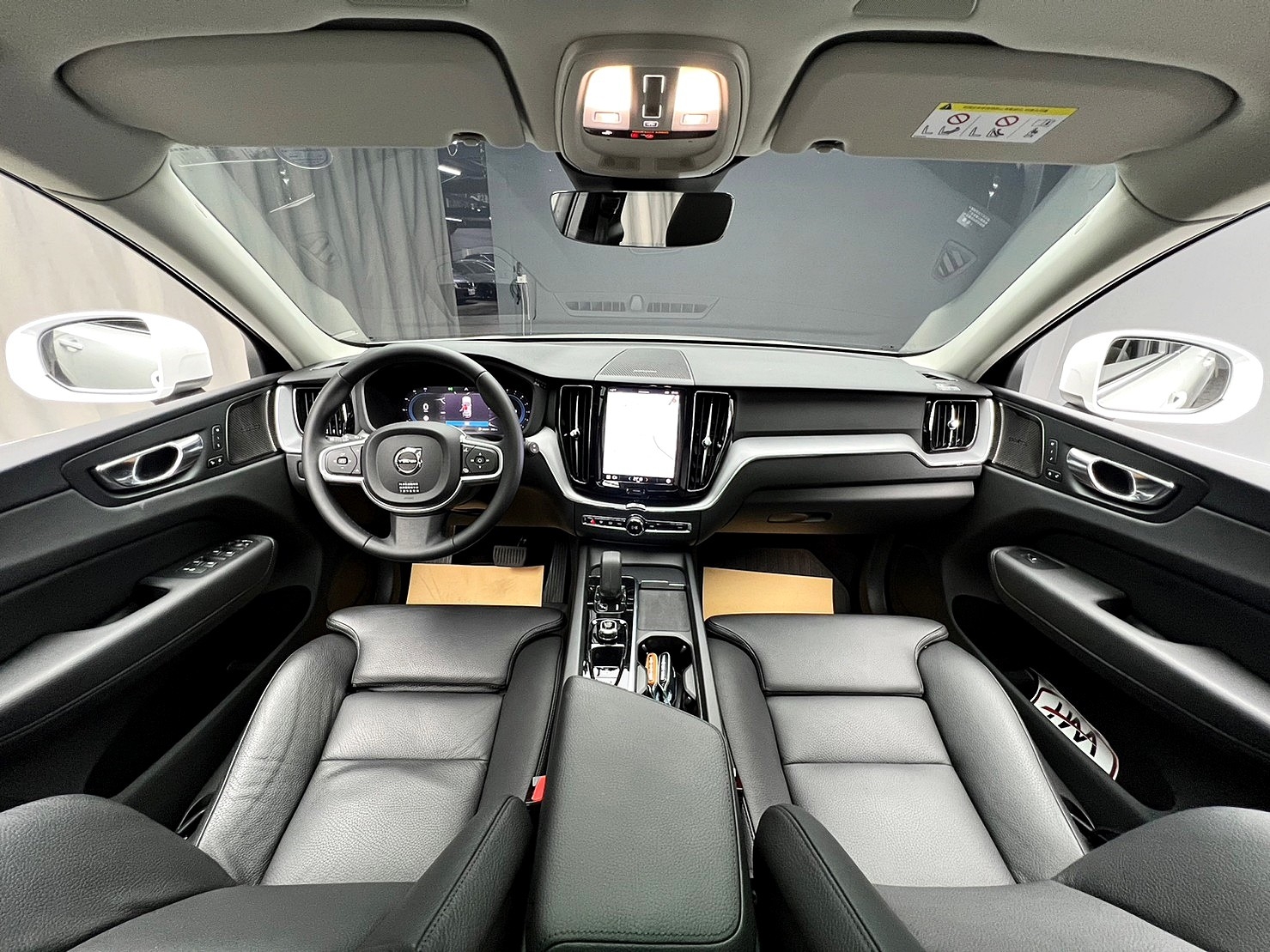 🔥2022式 VOLVO XC60 B4 Momentum Plus 輕油電/HK音響/環景/新車保固🔥(114)【阿龍中古車 0968-691-205】  第4張相片