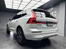 🔥2022式 VOLVO XC60 B4 Momentum Plus 輕油電/HK音響/環景/新車保固🔥(114)【阿龍中古車 0968-691-205】  第9張縮圖