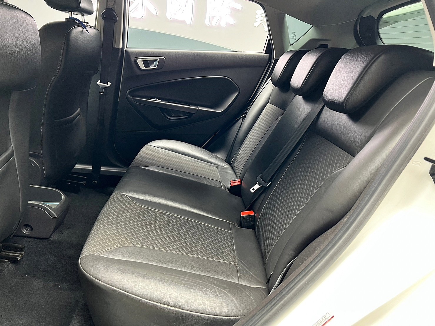 🔥2015式 菲仕塔 Fiesta EcoBoost 運動型 國產小掀背/升級車頂架🔥(185)【阿龍中古車 0968-691-205】  第2張相片