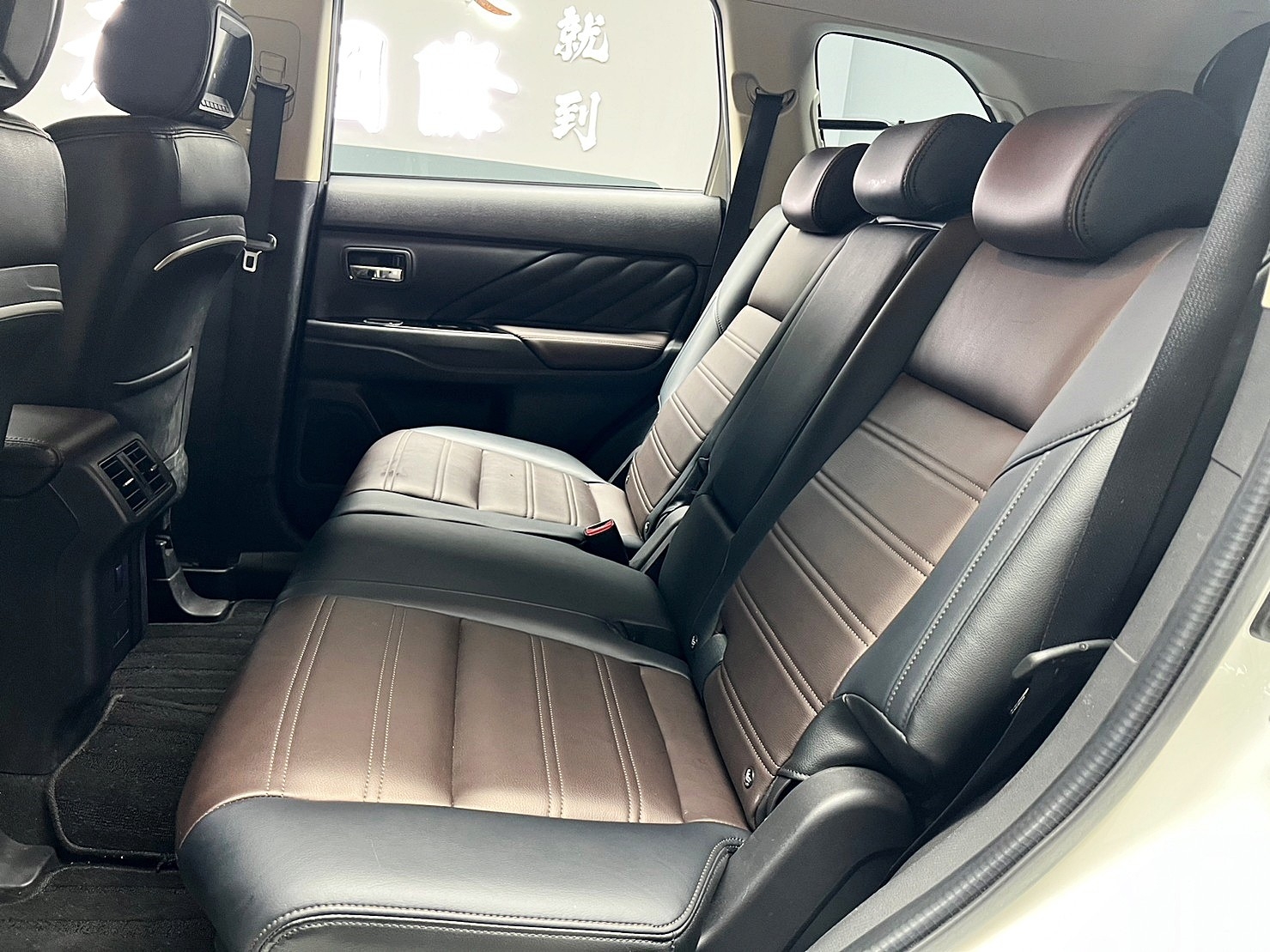 🔥2019 MITSUBISHI 三菱 OUTLANDER 奧蘭德 七人座 尊貴型 有跟車/盲點/抬顯🔥(090)【阿龍中古車 0968-691-205】  第2張相片