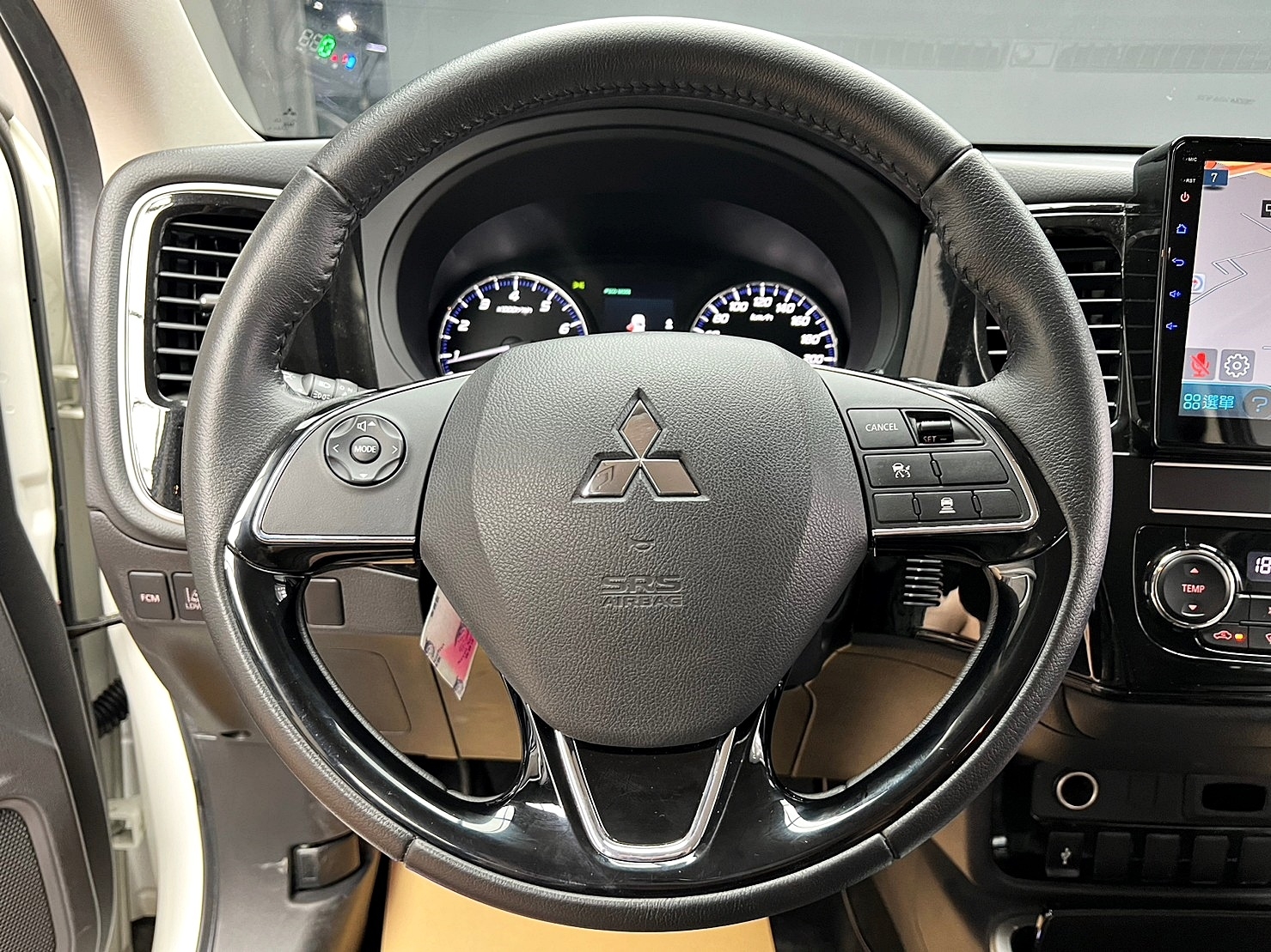🔥2019 MITSUBISHI 三菱 OUTLANDER 奧蘭德 七人座 尊貴型 有跟車/盲點/抬顯🔥(090)【阿龍中古車 0968-691-205】  第5張相片