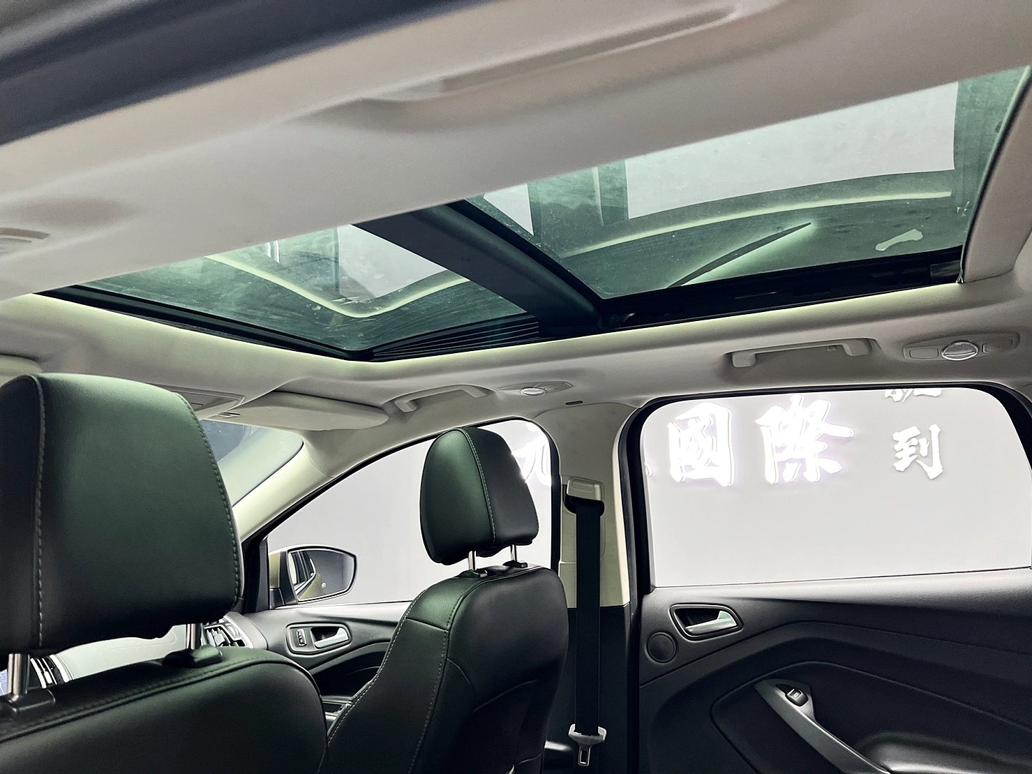 🔥2014 FORD Kuga 時尚經典型 全景天窗/電尾門/安卓機/特殊色🔥(085)【阿龍中古車 0968-691-205】  第3張相片
