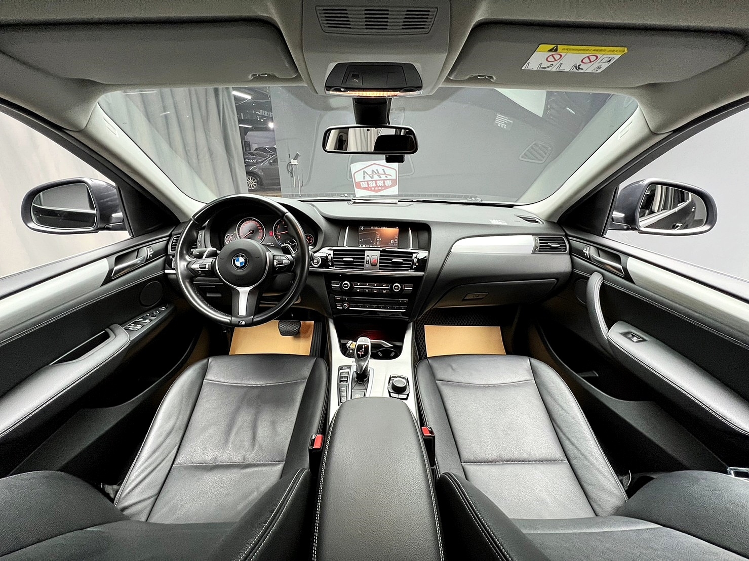 🔥2017式 BMW F26 X4 xDrive28i 四驅/環景/電尾門/M版方向盤🔥(027)【阿龍中古車 0968-691-205】  第3張相片
