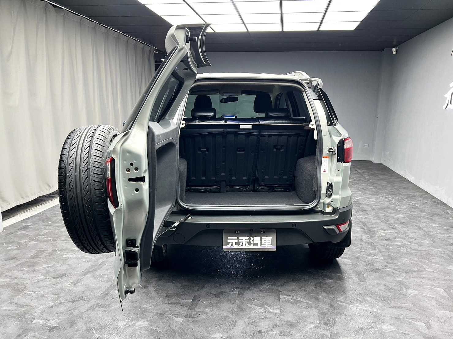 🔥2014 FORD EcoSport 吸睛淺綠色/省油稅跨界小休旅🔥(080)【阿龍中古車 0968-691-205】  第2張相片