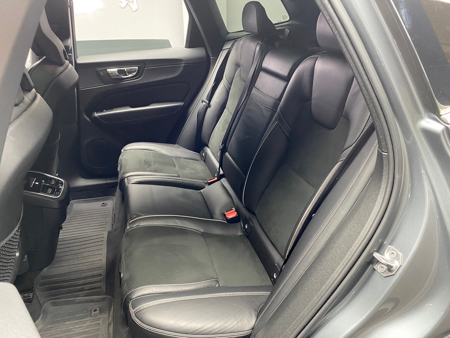 🔥2018 VOLVO XC60 T5 R-Design 四驅/跟車/氣壓懸吊/環景/自動停車/選配HUD抬顯🔥(097)【阿龍中古車 0968-691-205】  第2張相片