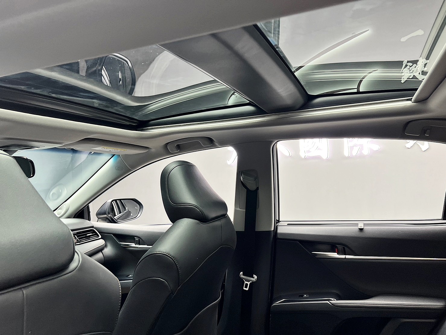  🔥2019 TOYOTA Camry Hybrid 油電 旗艦版 冠美麗 跟車/通風椅/JBL音響🔥(159)【阿龍中古車 0968-691-205】  第3張相片