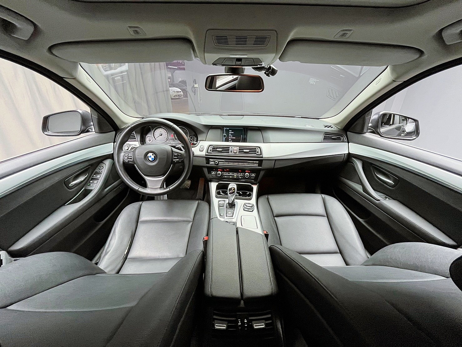 🔥2012 F11 BMW 520d Touring 全景/電尾門/旅行車🔥(039)【阿龍中古車 0968-691-205】  第4張相片